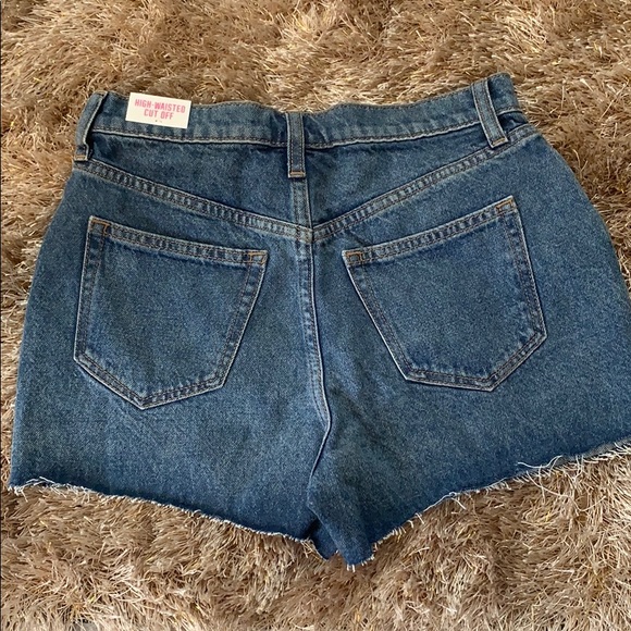 Short pants - Picture 2 of 2